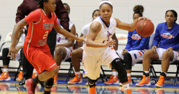 Lady Roadrunners Fall Just Short of Upset Bid
