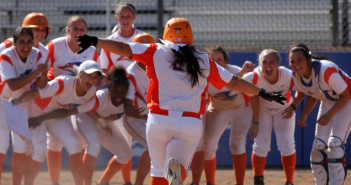 Lady Roadrunners Break Program HR Record In Sweep Of Paris