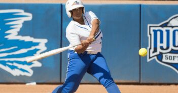 Lady Roadrunners Sweep Paris College for Eighth Straight Win Hornberger Drives in Seven Runs in Doubleheade