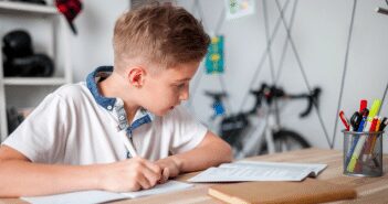 5 Ways to Set Up the Ultimate Workstation for Kids